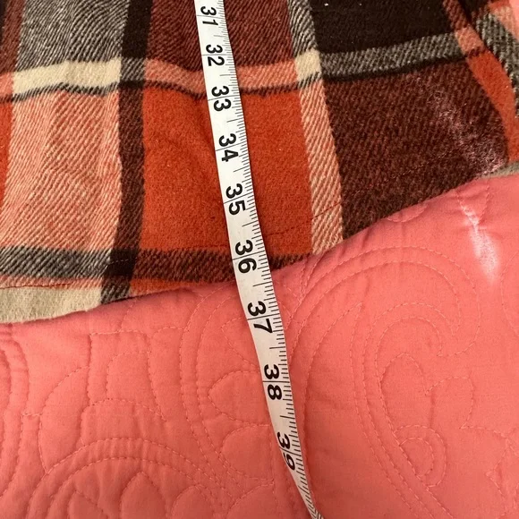 Cozy Plaid Shacket – Perfect for Fall Layering! - Picture 7 of 8